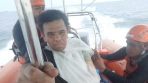 Warga Filipina Dievakuasi di Perairan SBT