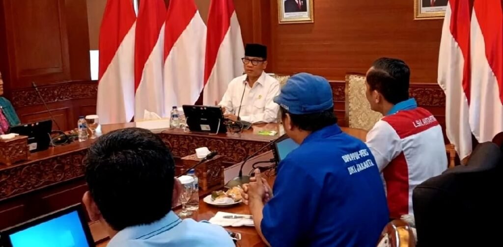 Mendes Ajak Wartawan Laporkan Kades Yang Selewengkan Dana Desa