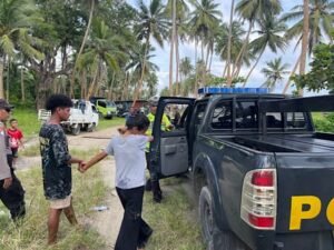 Aksi Heroik Personel Polres Tanimbar Bantu Ibu Hamil Saat Patroli di Tempat Wisata