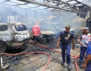 Kebakaran Terjadi Akibat Percikan Api dari Mobil