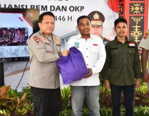 Jelang Ramadan, Kapolda Maluku Salurkan 1.150 Paket Bansos ke Ormas, OKP dan Mahasiswa