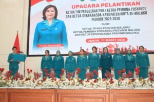 Istri Gubernur Lantik Ketua TP PKK, Pembina Posyandu dan Dekranasda se-Maluku