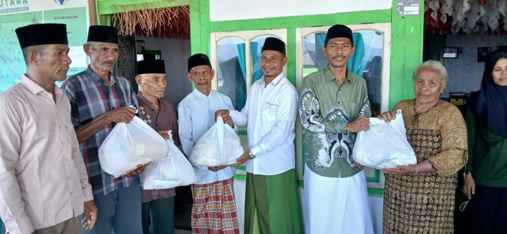 FPPB Maluku Salurkan Bantuan Sembako Gubernur di Negeri Buano Utara