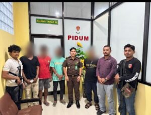 Polres Malra Serahkan 4 Tersangka Pemilik Sajam ke Jaksa