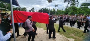 Beri Penghormatan Terakhir, Polres Malteng Gelar Upacara Pemakaman Aipda Husni
