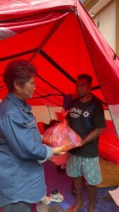 Sembako dan Beasiswa, Bentuk Nyata Kepedulian Mercy Barends untuk Masihulan