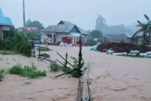 Hujan Deras Rendam Ratusan Rumah di Buru Selatan