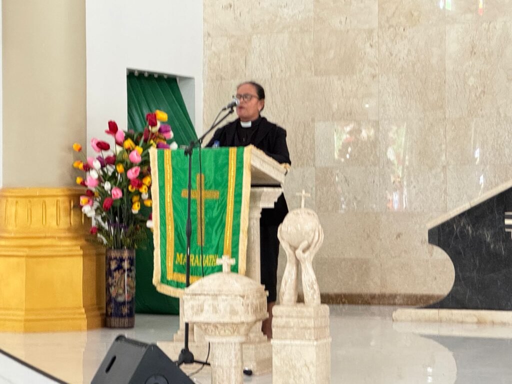 Polres Malra Ikuti Ibadah Gereja Profesi di Tual