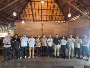 Silaturahmi Hangat Polres dan DPRD Malra Perkuat Sinergi