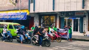 Ojol Ambon Galang Dana Bantu Penderita Kanker Tulang Ganas