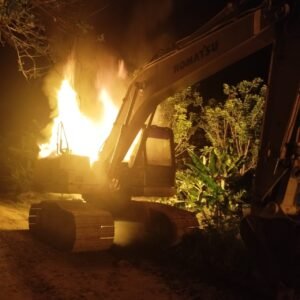 PT. SIM Diteror OTK, 2 Excavator Dibakar