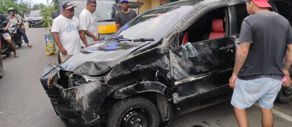 Tabrakan, Pengendara Motor Patah Tangan dan Kaki