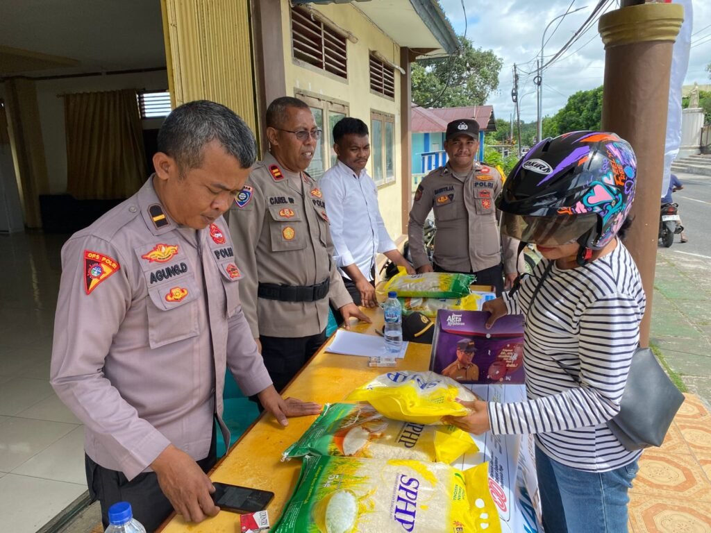 Polres Malra Gelar Gerakan Pangan Murah, 100 Pack Beras 5 Kg Ludes