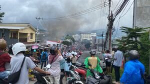 Si Jago Merah Lahap Rumah Warga Batumerah