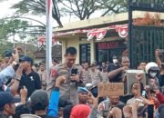 Mahasiswa Desak Polda Maluku Bebaskan Aktivis Lingkungan dan Tutup Tambang Ilegal
