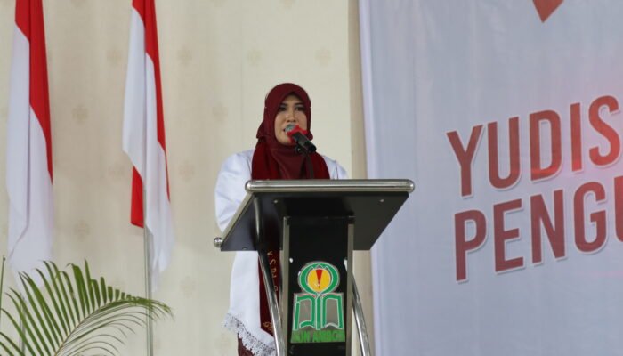 Ketangguhan Bu Guru Silvia; Dari Jalan Sunyi ke Pelukan Keluarga