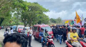 Aksi Demo Mapolda Maluku: Jalan Sultan Hasanudin Alami Kemacetan
