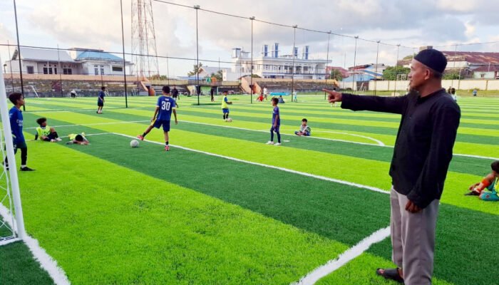 Belum Diresmikan, Lapangan Hatukau Full Booking Pecinta Bola