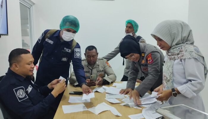 SPPG Polda Maluku Panen “Surat Cinta” dari Siswa-Siswi di Ambon, Bukti Nyata Kehadiran Polri di Sekolah