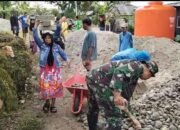 Warga dan Satgas TMMD ke-126 Kodim Ambon Gotong Royong Bangun Infrastruktur