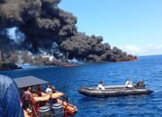 Kapal yang Terbakar di Perairan Banda Angkut Minyak Tanah